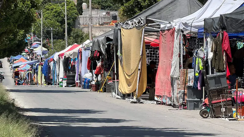 Tianguis La Curva crece más de un kilómetro e invade calles de San Ramón